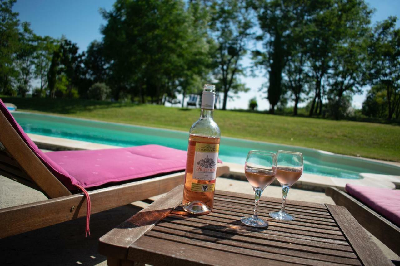 Chateau De La Comtesse Saint-Martin-Petit Екстериор снимка
